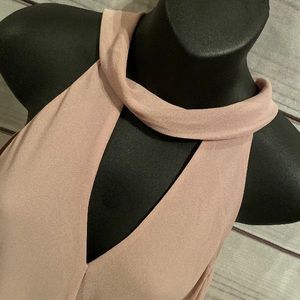 TOWNE ALERT!!.. LOOK HOT IN THIS COLD SHOULDER..LG